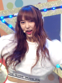 宇宙少女 [ 程潇 ]°cheng xiao 禁二传二改抱图点赞