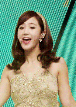 权侑莉头像