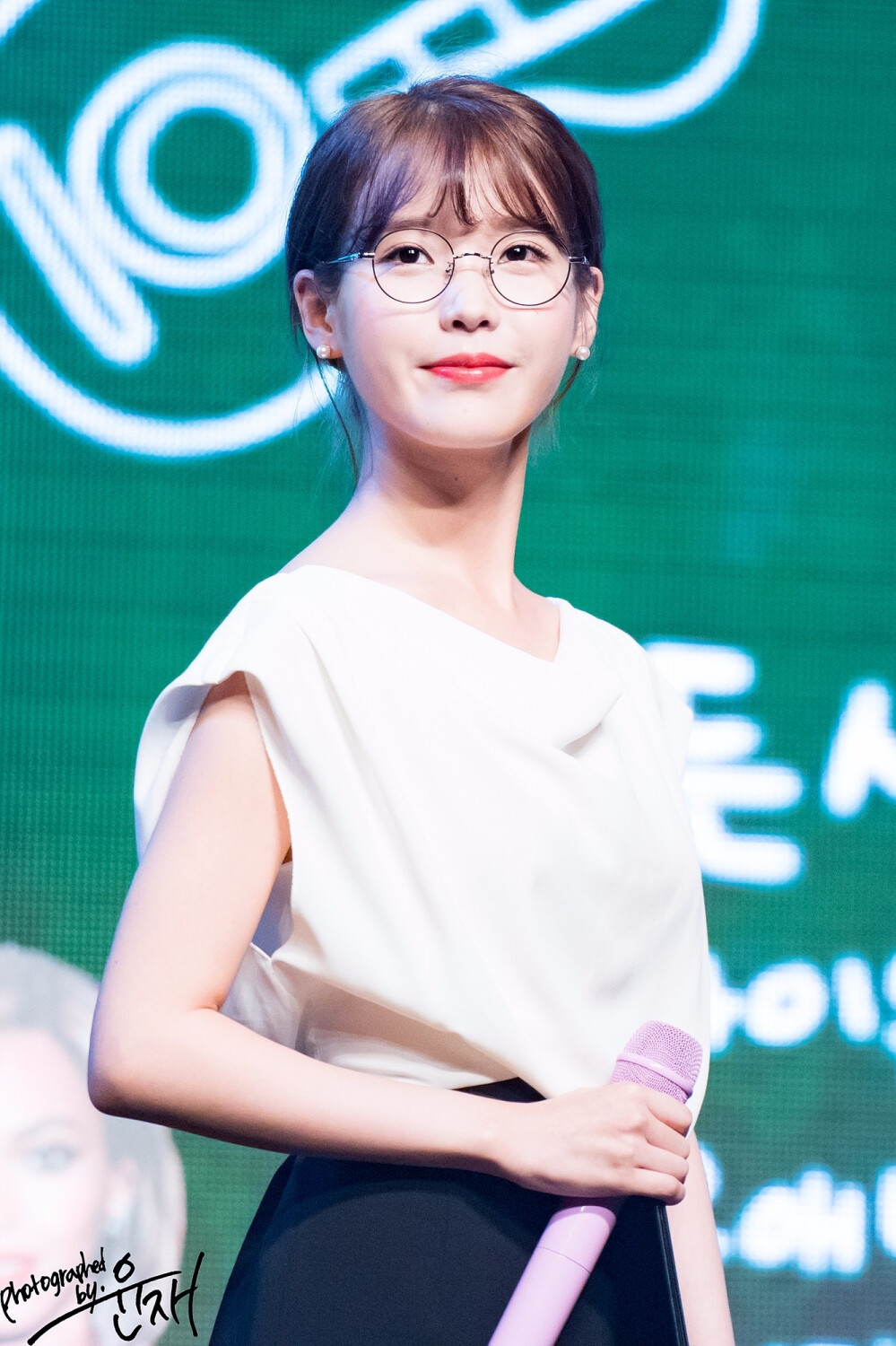 李知恩(英文:lee ji eun,韩文 1993年5月16日出生于韩国首尔,艺名