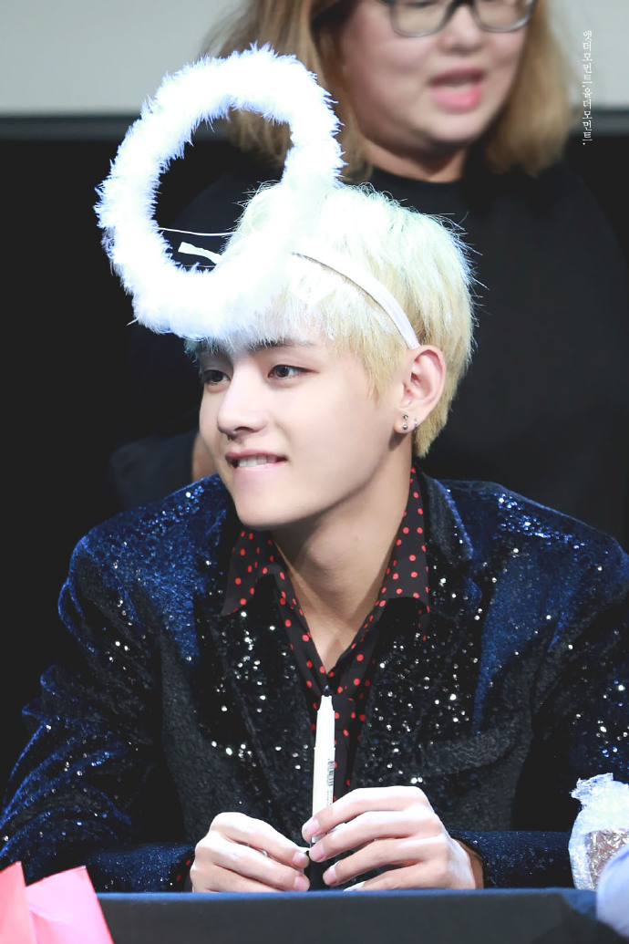 angel and devil #金泰亨##v##防弹少年团##taehyungsmoment# @bts