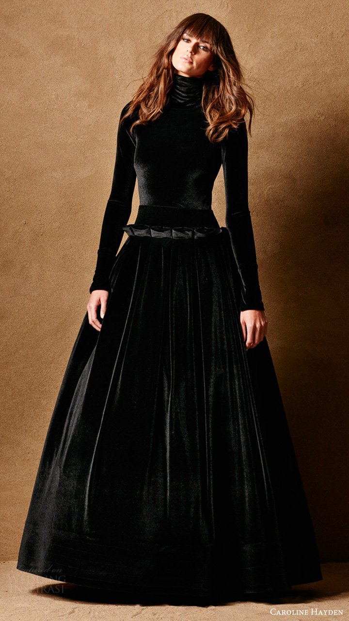 秋冬婚纱礼服系列lookbook 本季系列充满了令人惊叹的现代设计,时尚