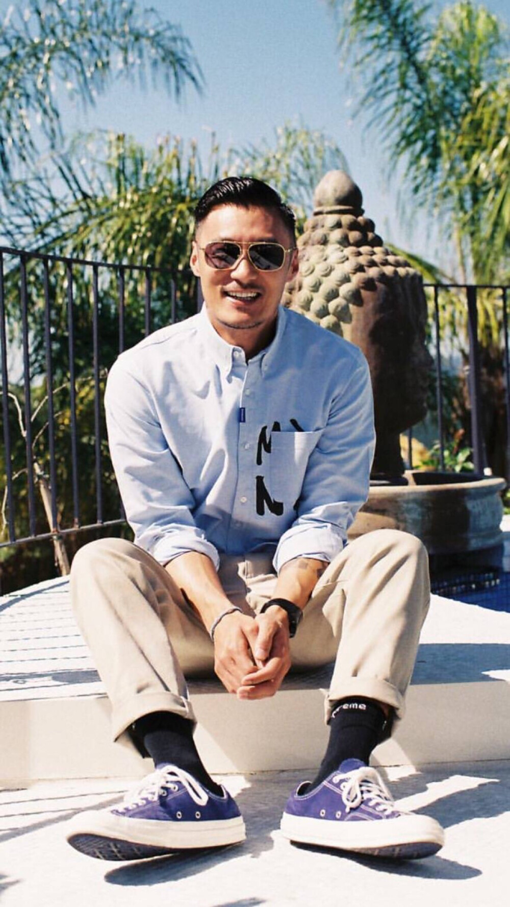 余文乐六叔壁纸