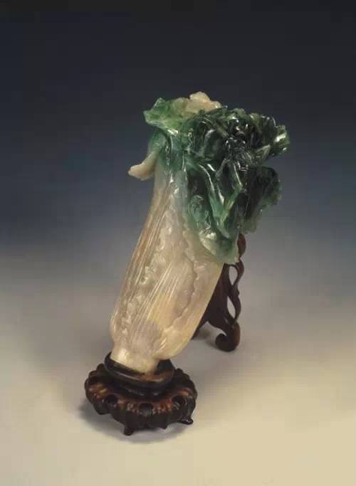 翠玉白菜 清 (现藏台北故宫博物院)