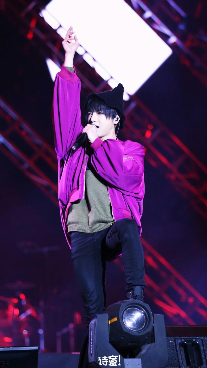 华晨宇20161126贵阳移动咪咕演唱会高清壁纸