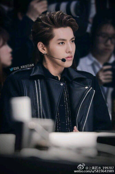吴亦凡 kris exo 花美男 偶像 明星 帅哥 小鲜肉 锁屏 人物 杂志 屏保