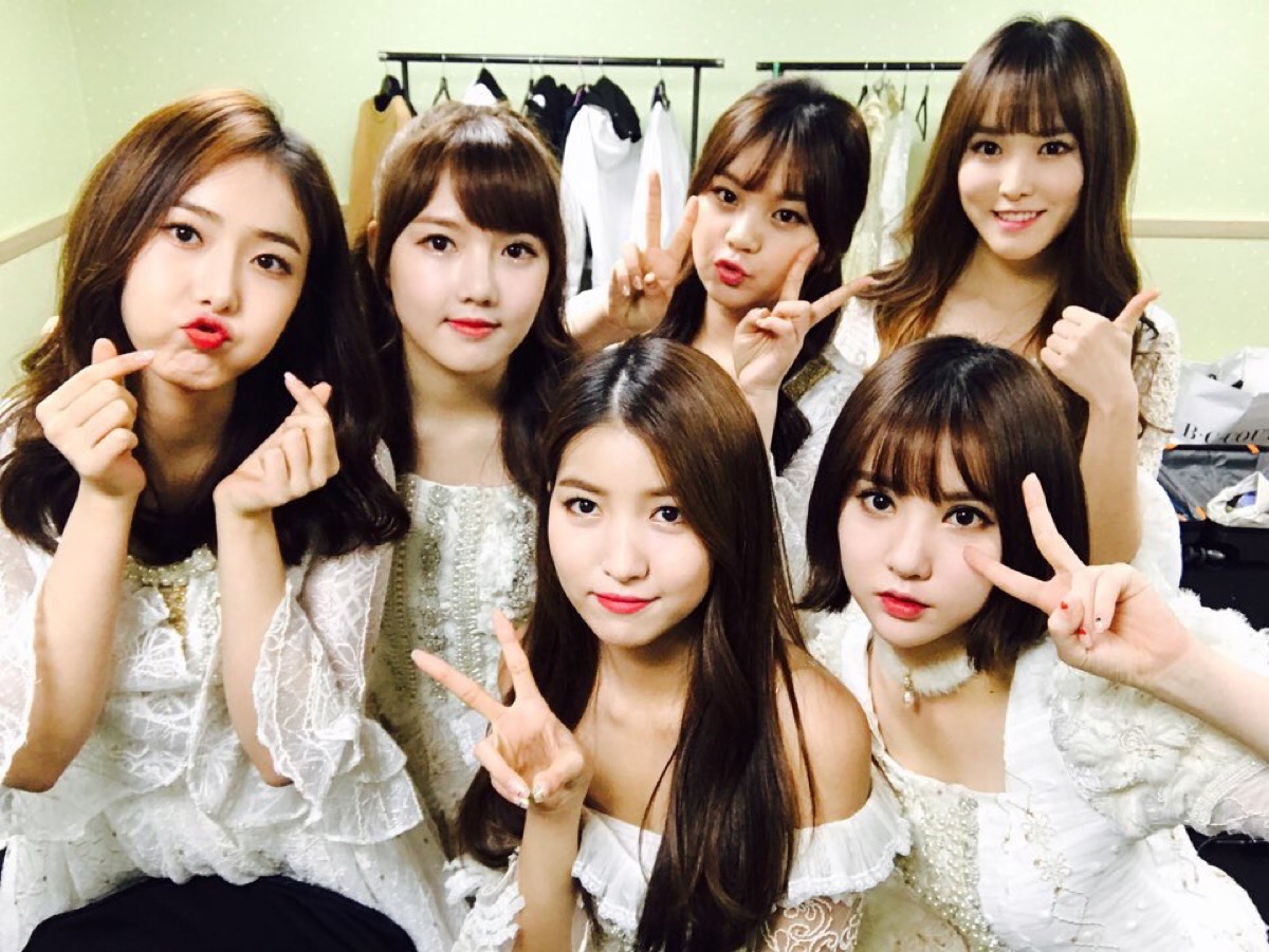 gfriend()是韩国source music于2015年推出的女子演唱团体,金素晶(so