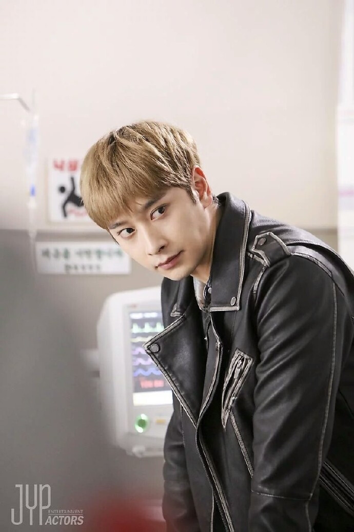 k,nichkhun,玉泽演,张佑荣,李俊昊,黄灿盛.