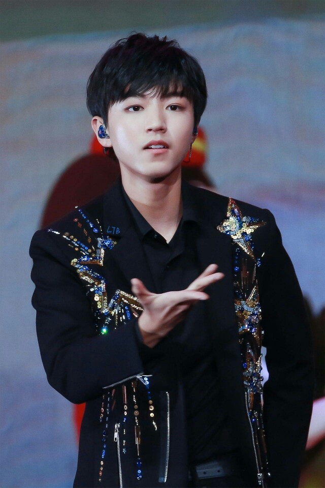 王俊凯 #tfboys 放肆一下移动视频风云盛典 高清 帅