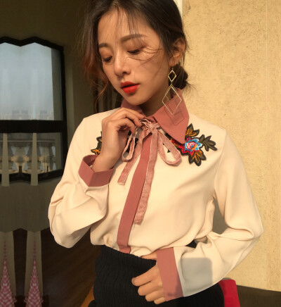 评论 0条 收集 点赞 评论 魔尚vanessachueng独立设计师 张玲嘉