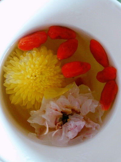 玫瑰菊花枸杞茶
