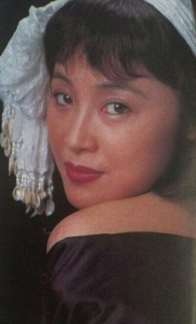 盖克,1958年1月25日生于中国北京,中国内地影视女演员,毕业于美国加州