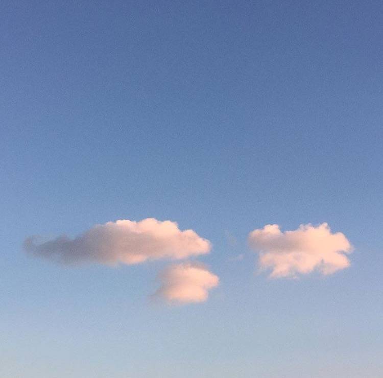 云背景图