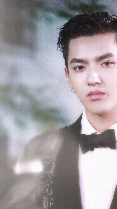 吴亦凡 壁纸 cr:大钰的意中人是个盖世英雄