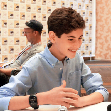 ks 大卫马佐兹 david mazouz