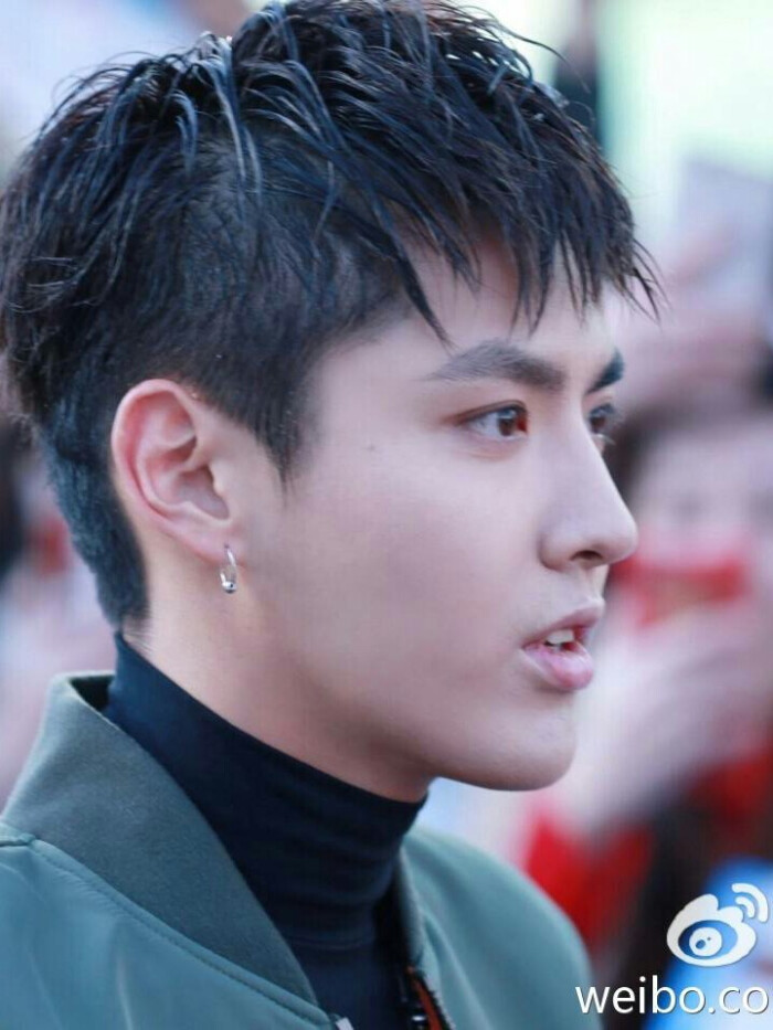 吴亦凡自带万人迷气质的素颜男神