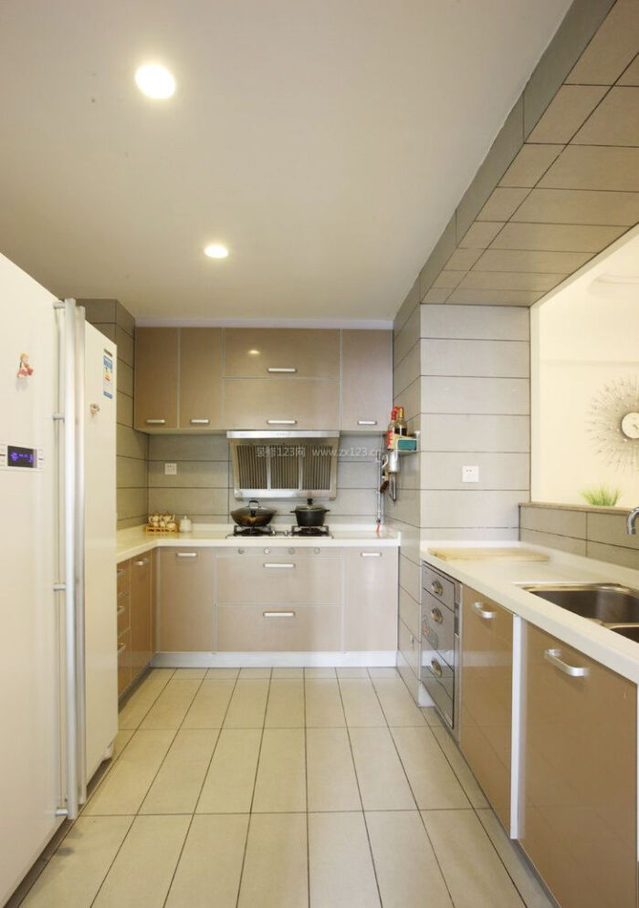 现代风格厨房地砖装修图_装修123效果图