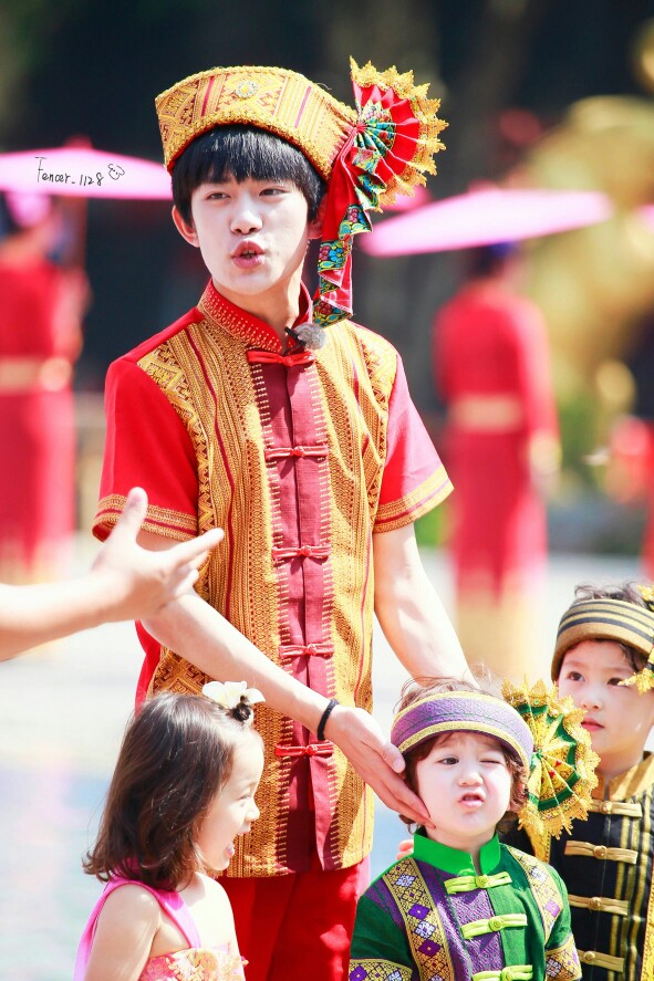 易烊千玺 #tfboys 放开我北鼻录制花絮 高清 帅气 可爱