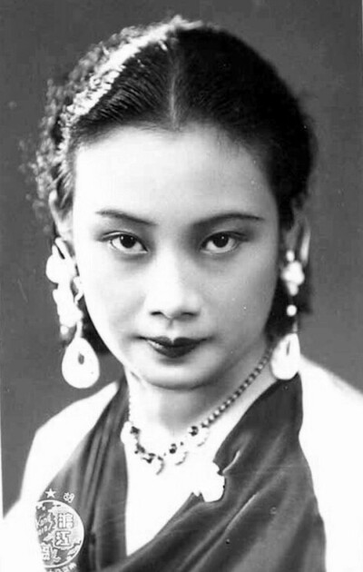 上海知名老女演员图片