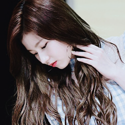 凑崎纱夏 sana twice 爱豆头像.