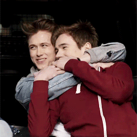 skam kiss