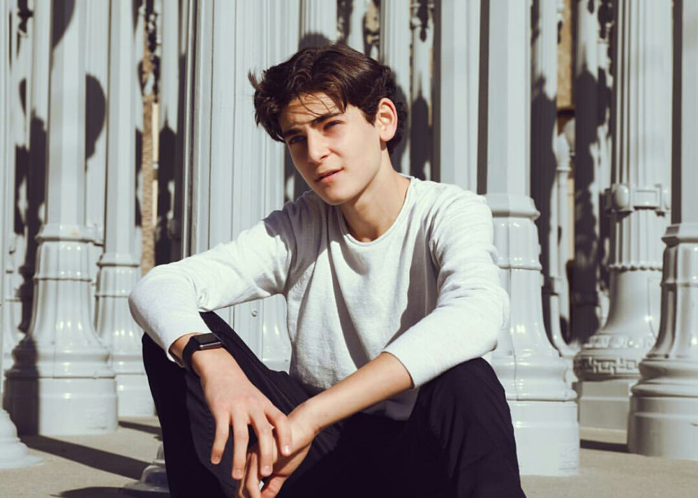 大卫马佐兹 david mazouz