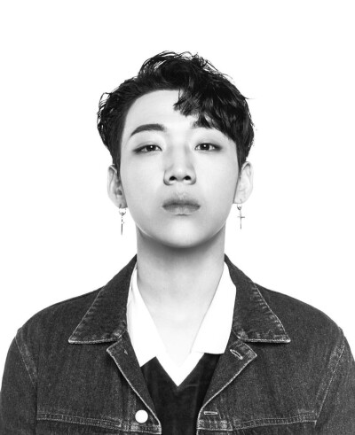 梁洪元 young b
