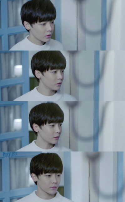 收集   点赞  评论  侯明昊 小侯子 放开我北鼻 0 0 语渊瓶子  发布