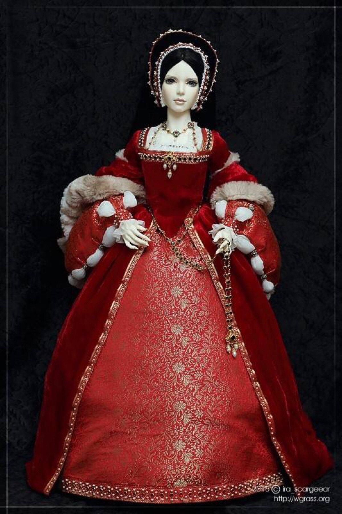 精美的古装娃娃,打扮成都铎朝的贵妇