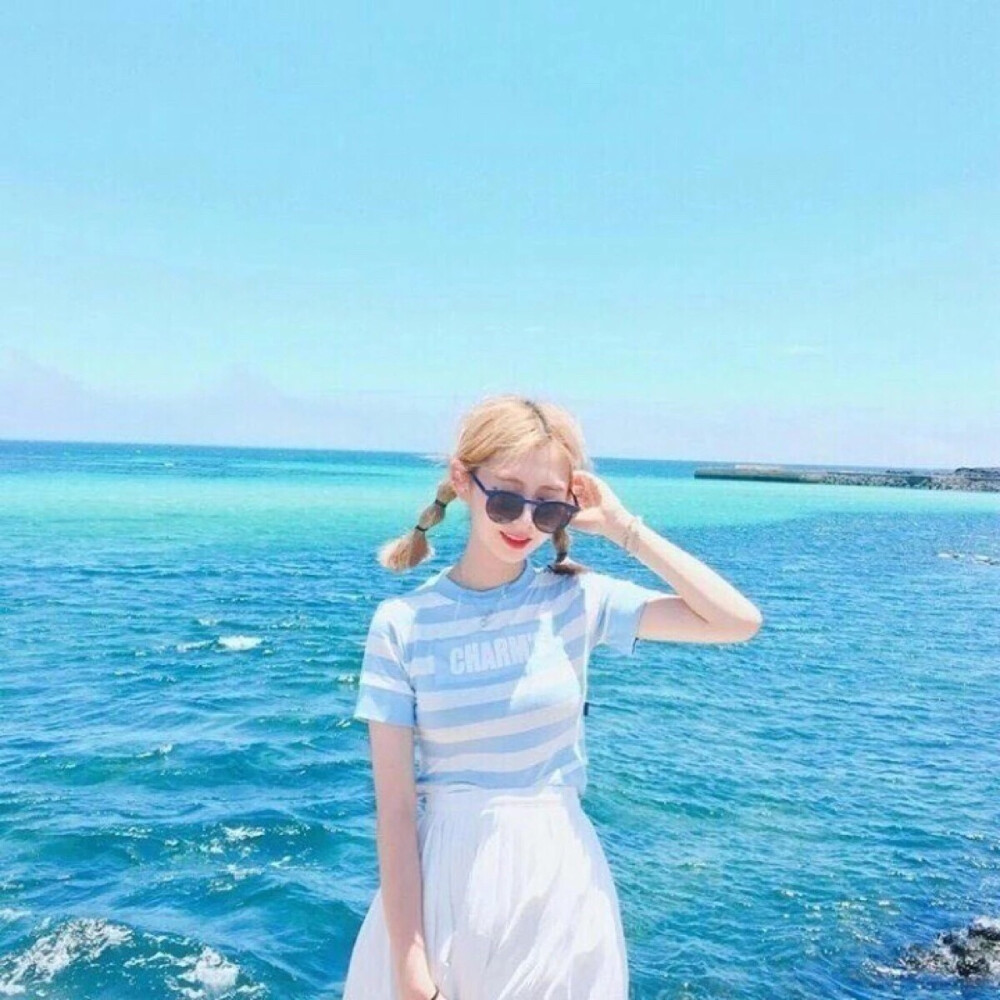 女生头像夏日真人海边