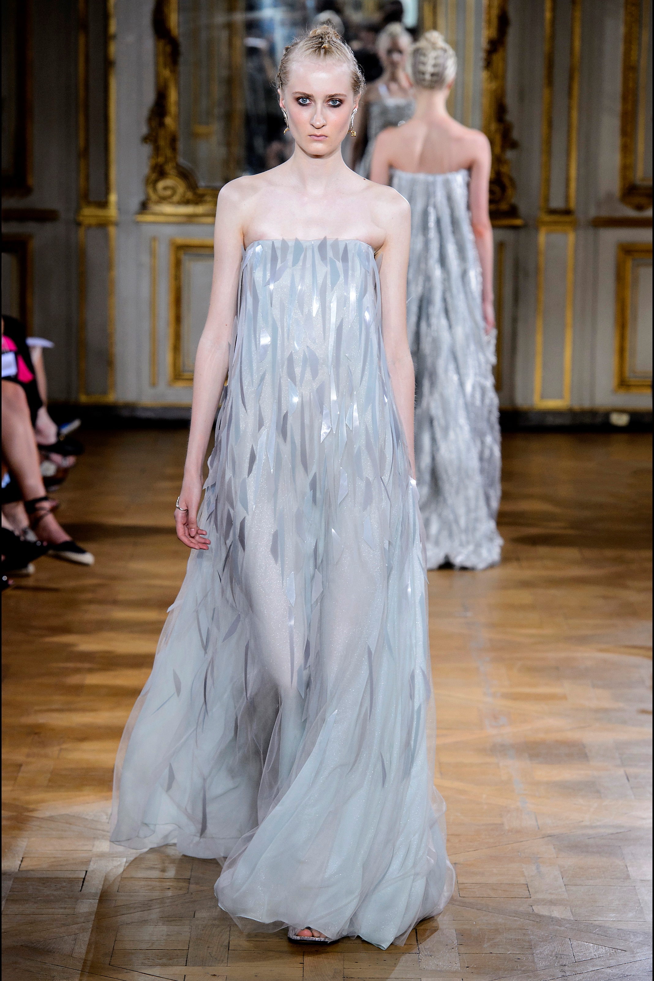 antonio grimaldi 于巴黎时装周发布2017秋冬高级定制系列