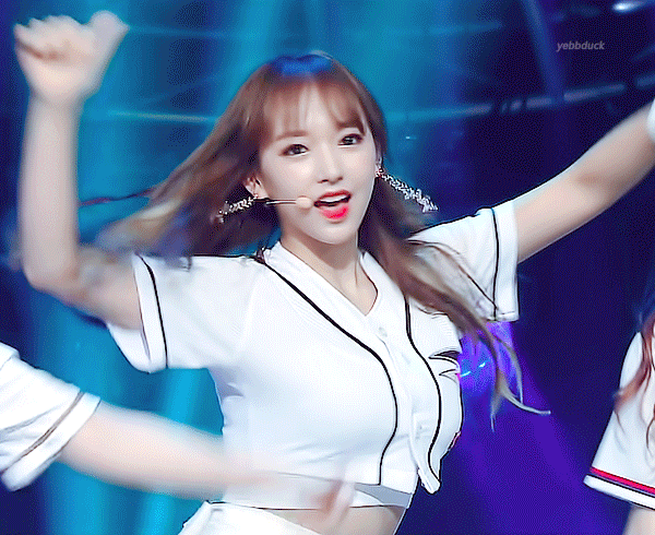 宇宙少女_程潇 170702 人气歌谣饭截动图 cr yebbduck