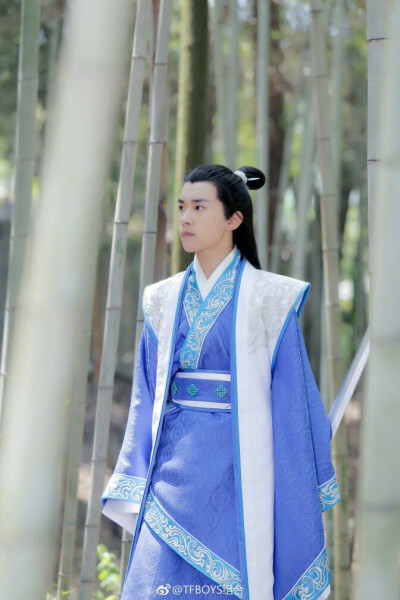 易烊千玺 小灵均 思美人湘水思美人,千玺演绎灵均