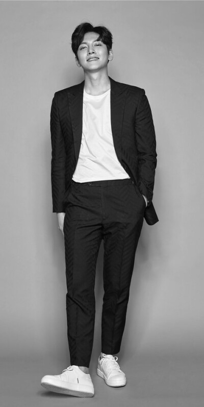 帅的杀人的池昌旭哦啦