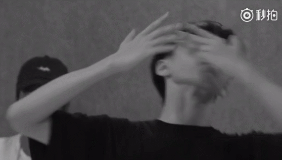 (捂心口
