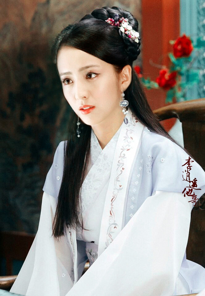 佟丽娅##电视剧远大前程# 丫丫家新戏开机大吉就是啥时候播古装剧啊