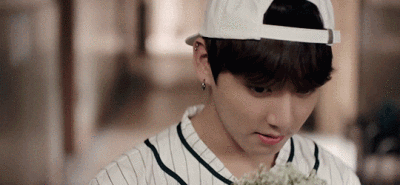 由金南俊(rap monster),金硕珍(jin),闵玧其(suga),郑号锡(j-hope),朴
