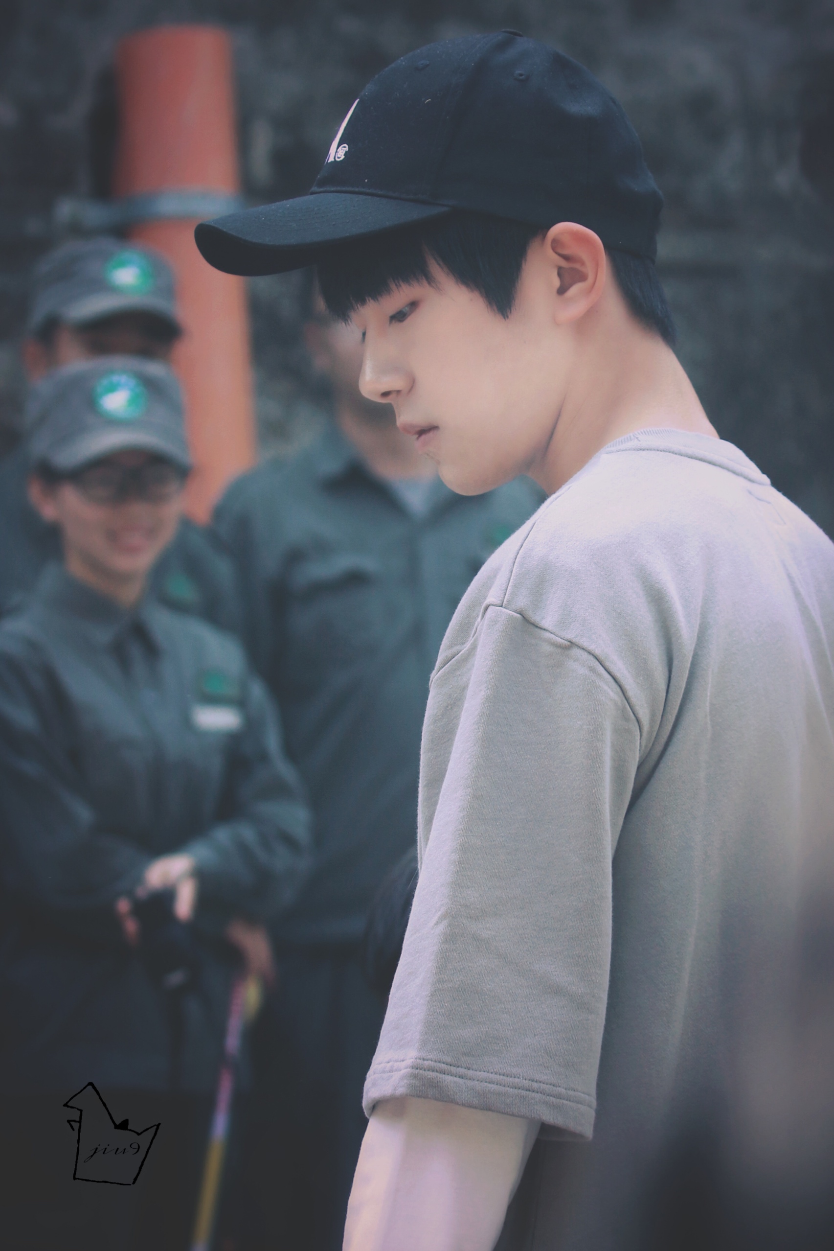 放开我北鼻 小哥哥