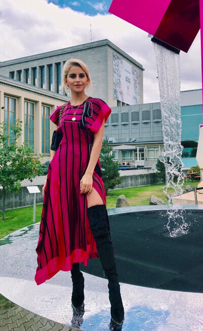 西班牙时尚博主caroline daur 街拍 时尚搭配 欧美风
