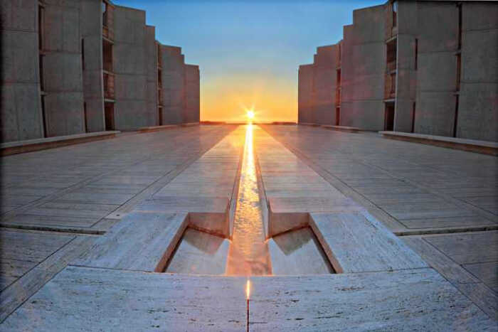 路易斯61康:salk institute 直指西方的中轴线