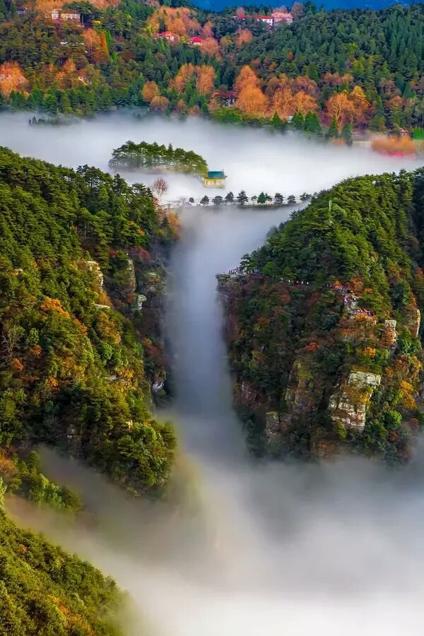 三叠泉瀑布庐山