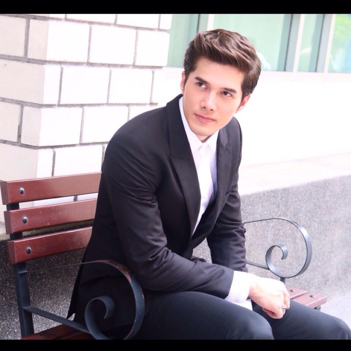 超级超级帅,超级超级萌的大mik,还和我一样是个吃货,怎么能不爱.