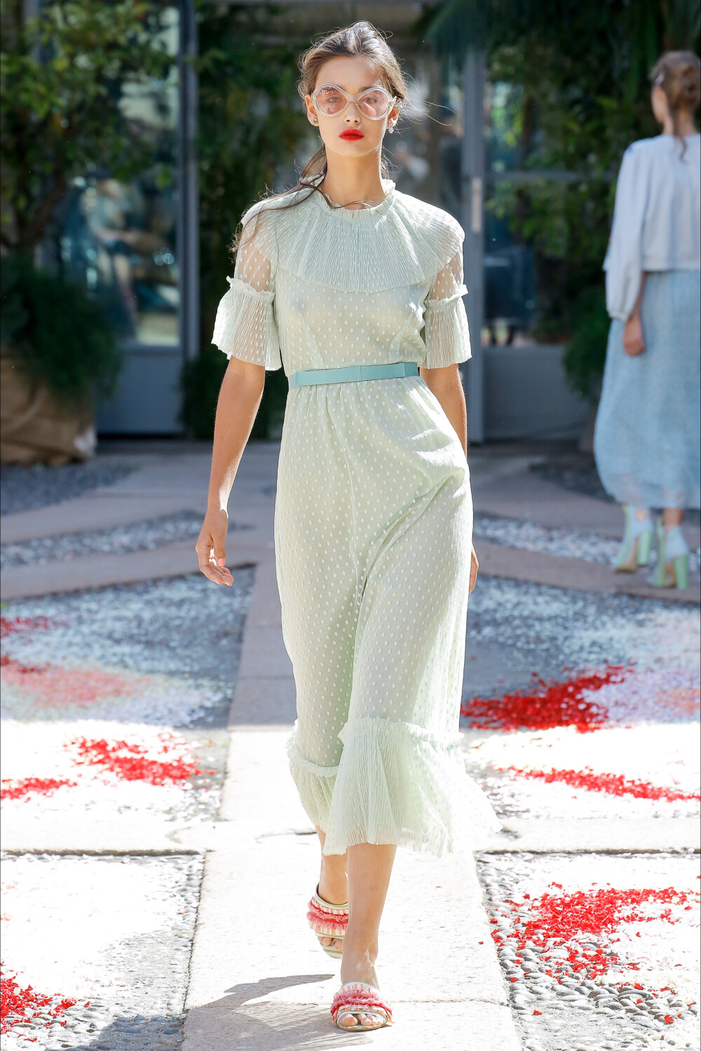 luisa beccaria(路易莎·贝卡里亚)于米兰时装周发布2018春夏系列