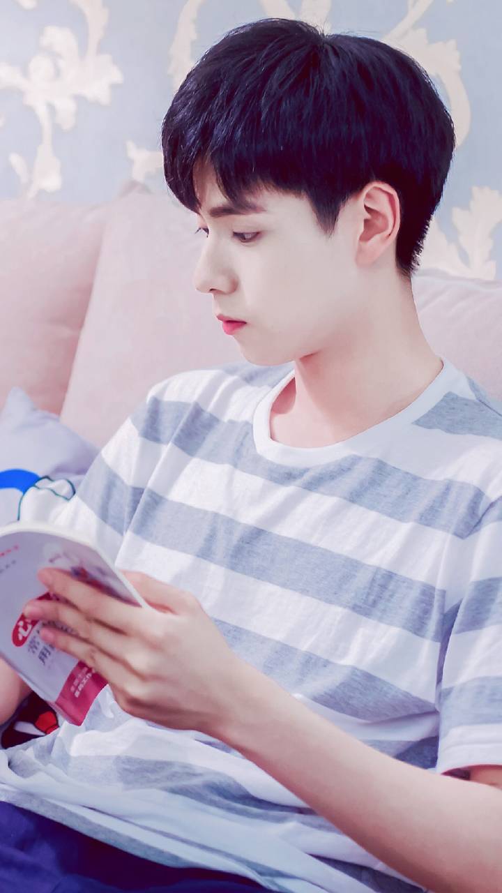致我们单纯的小美好 胡一天 cr:猩辰呛