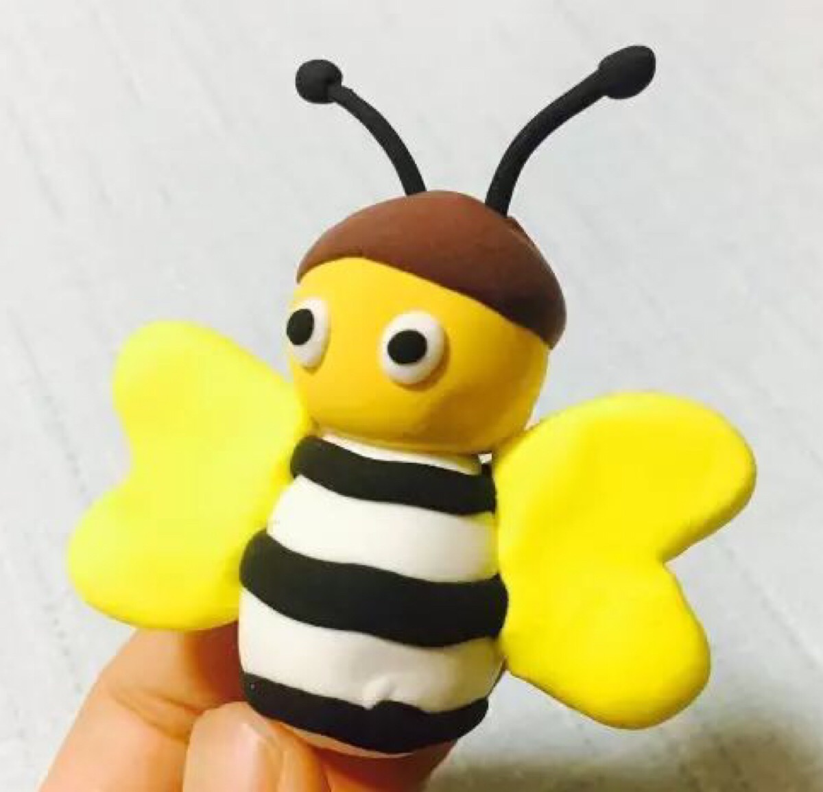 蜜蜂粘土简单图片