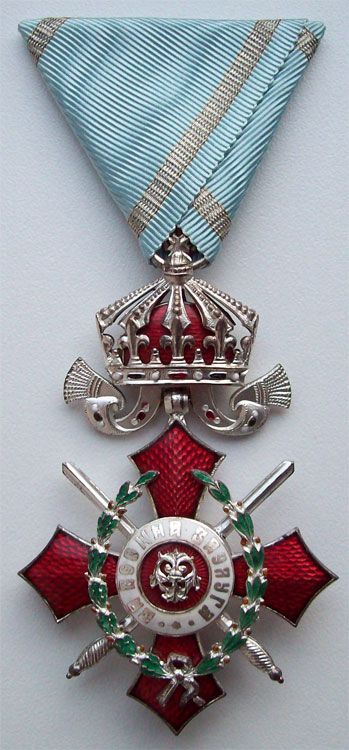 意大利皇冠勋章图片