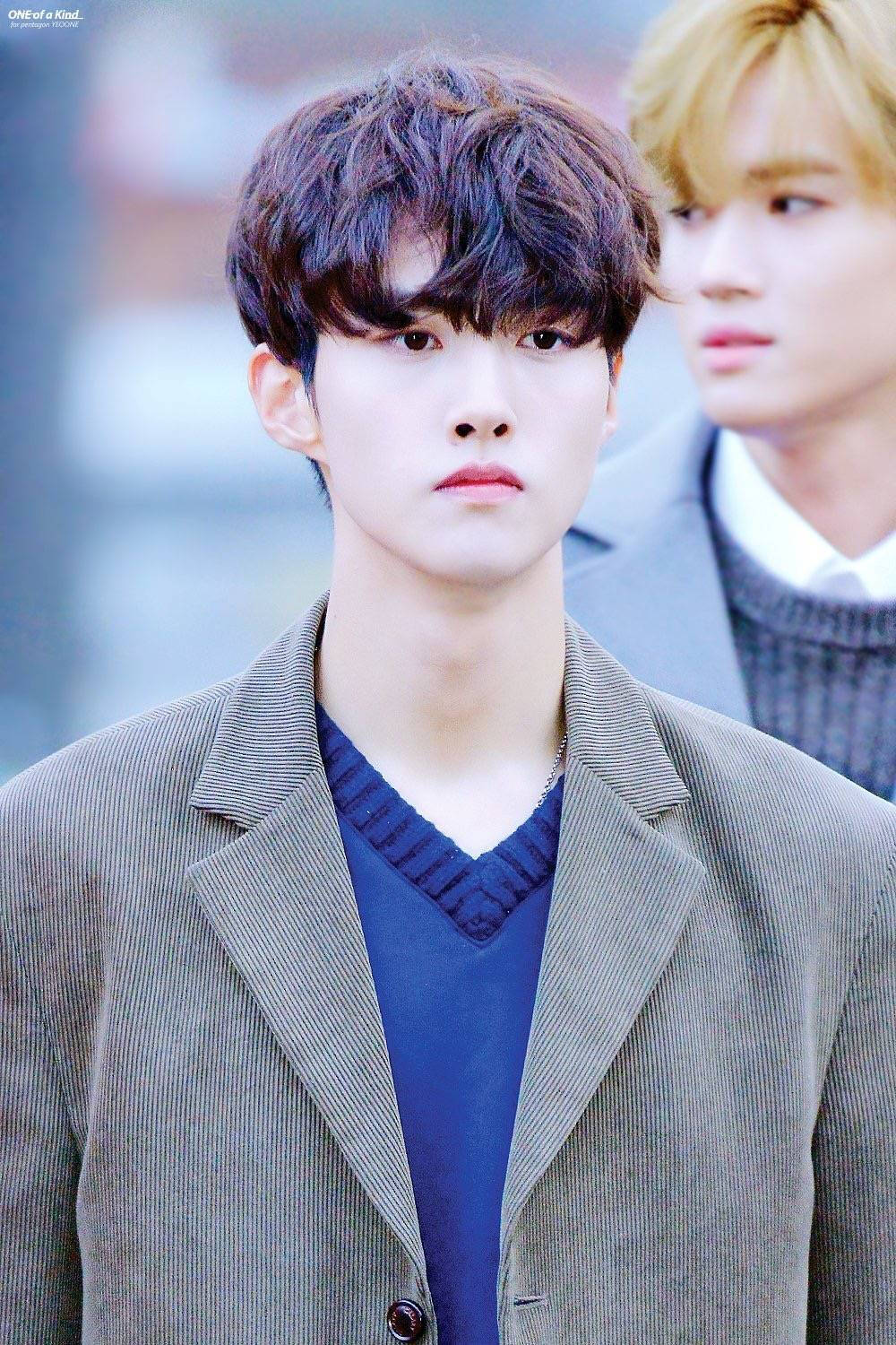 pentagon 吕畅九(yeoone)