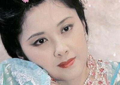 西梁女王,由朱琳饰演,出自电视剧《西游记》
