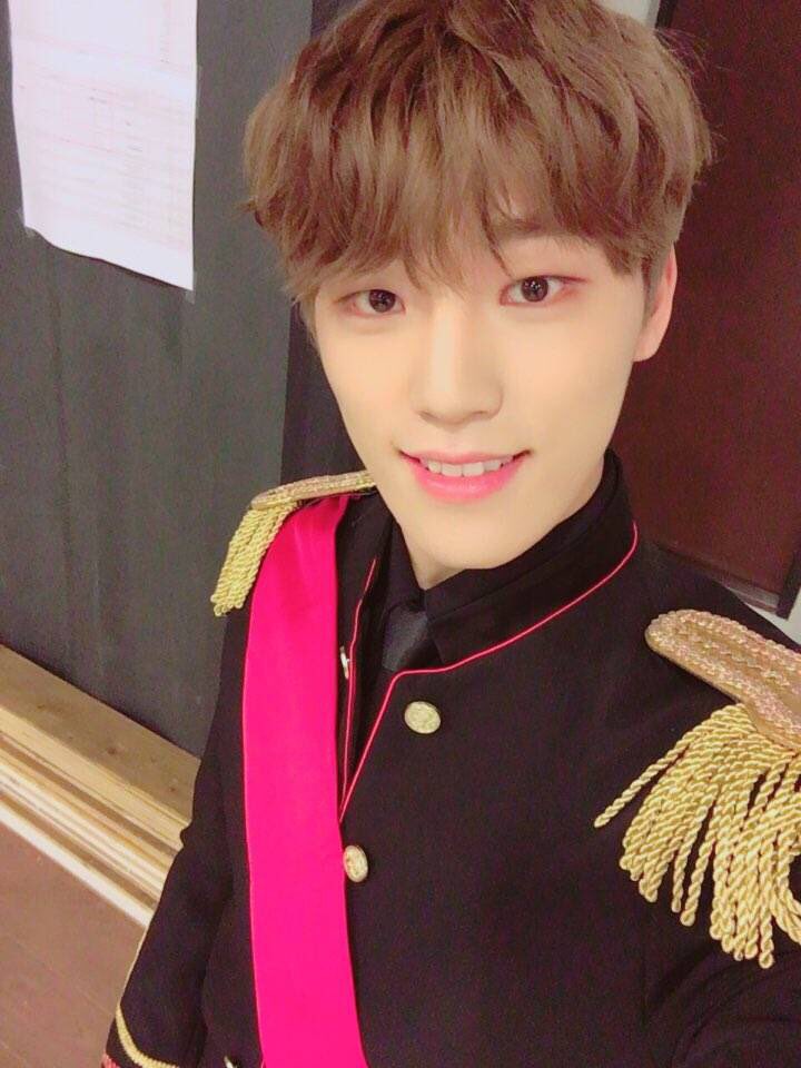seventeen 李灿