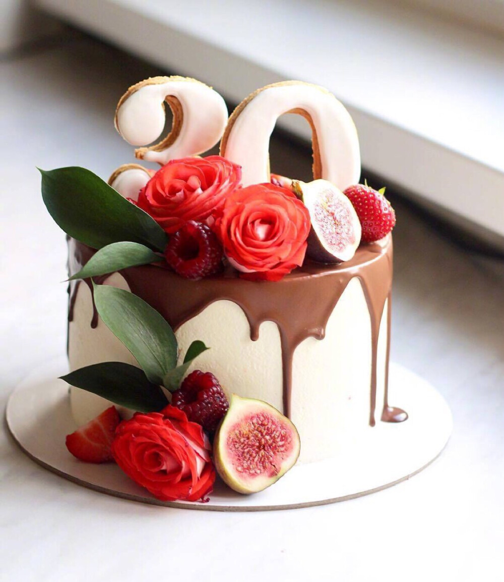 不然为什么俄罗斯甜品师做出的蛋糕都这么甜蜜暖心呢