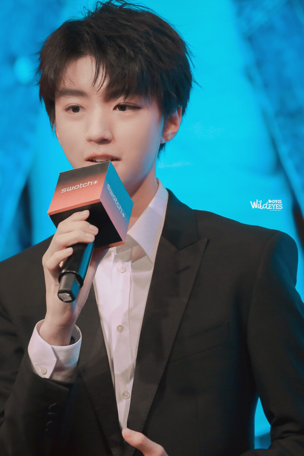 王俊凯 2018.01.12 斯沃琪超级天猫品牌日 cr:logo